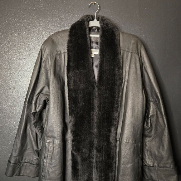 Vintage Women's M Black Leather Faux Fur Long Coat Trench Overcoat Classic Style - Picture 3 of 13